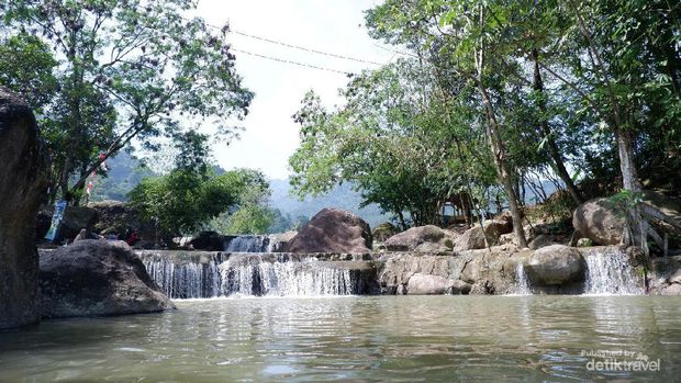 TREKKING BUKIT PANIISAN